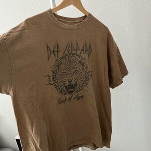 Oversized Def Leppard tee